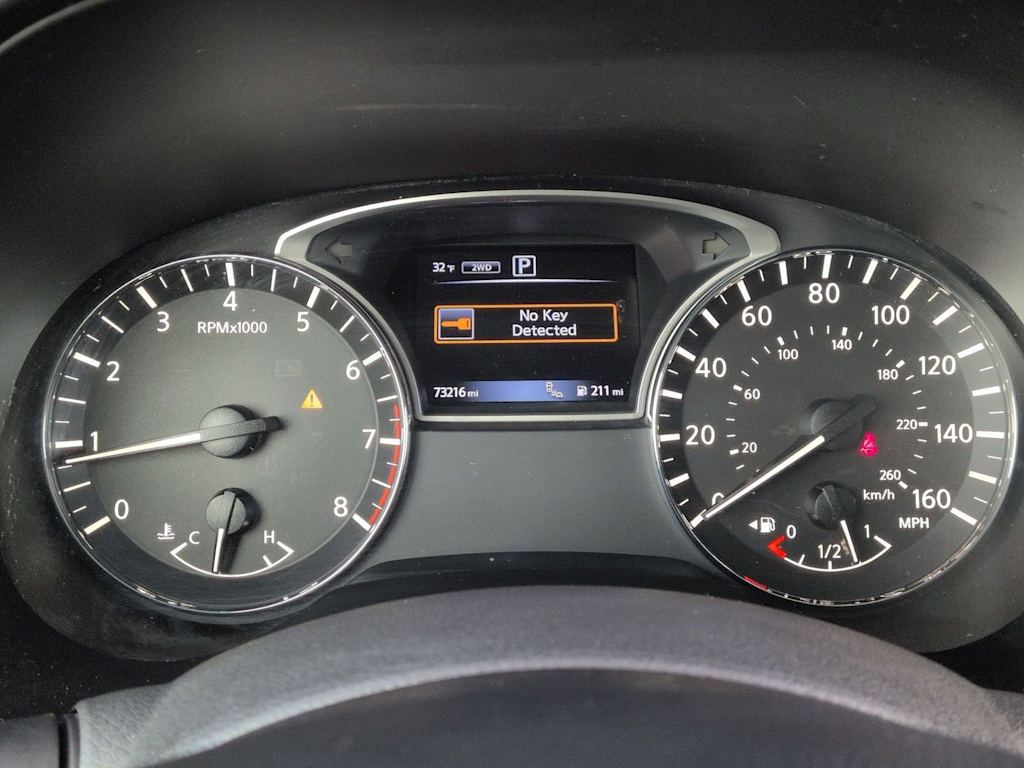 Thumbnail: 2016 Nissan Pathfinder - 16