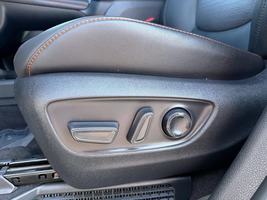 Thumbnail: 2022 Toyota Sienna - 25