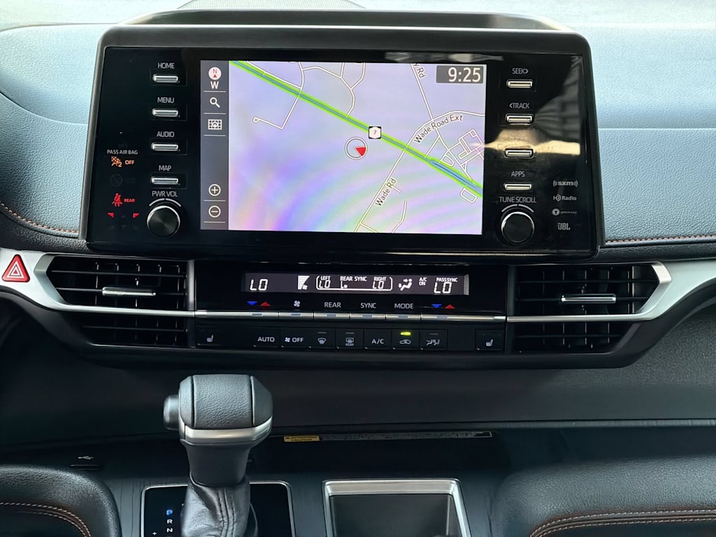 Thumbnail: 2022 Toyota Sienna - 14