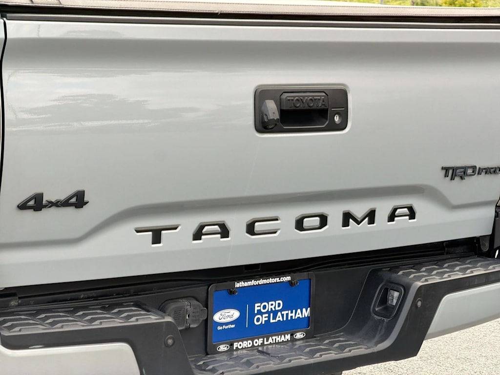 Thumbnail: 2017 Toyota Tacoma - 25