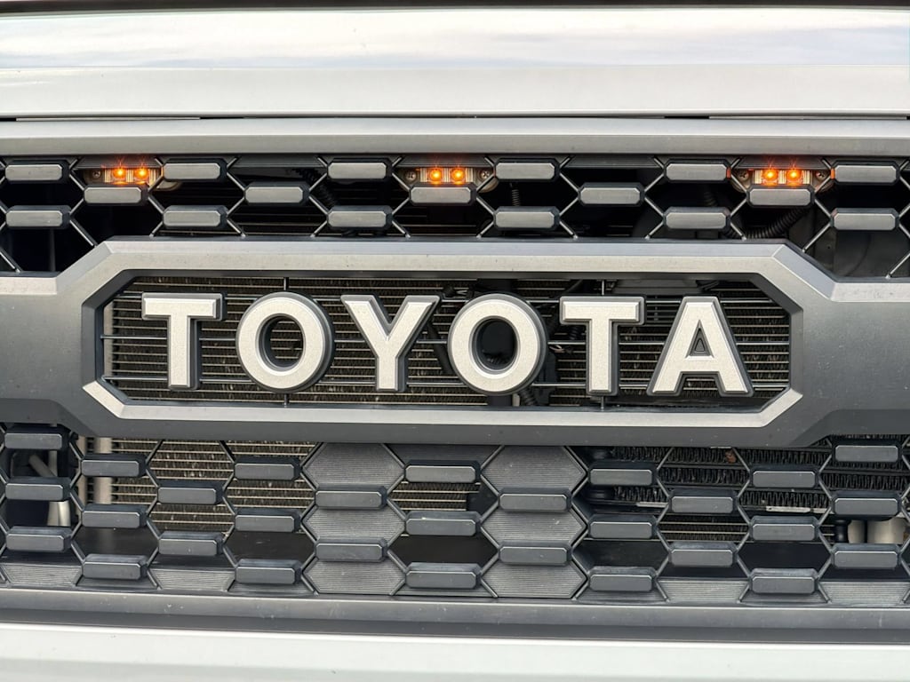 Thumbnail: 2017 Toyota Tacoma - 5