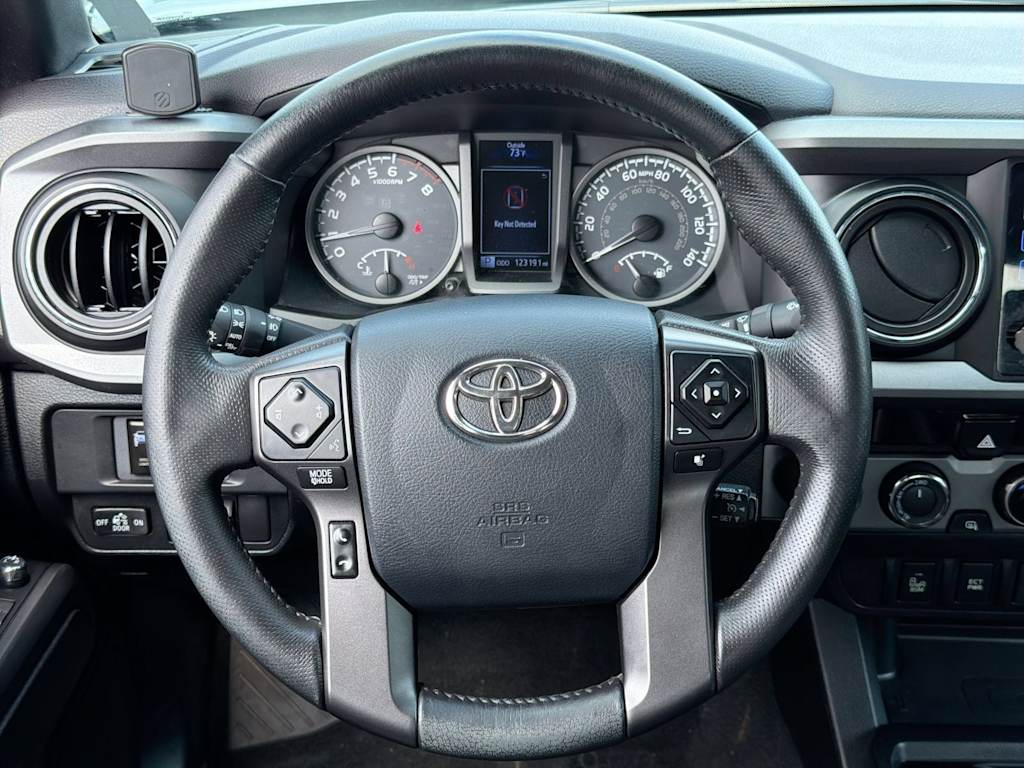 Thumbnail: 2017 Toyota Tacoma - 12