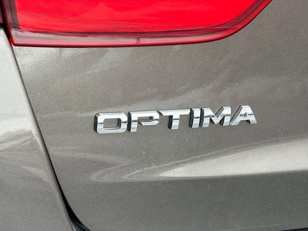 Thumbnail: 2015 Kia Optima - 25