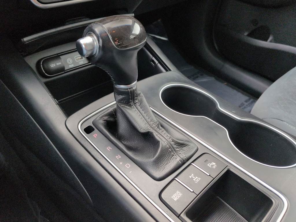 Thumbnail: 2016 Kia Sorento - 16