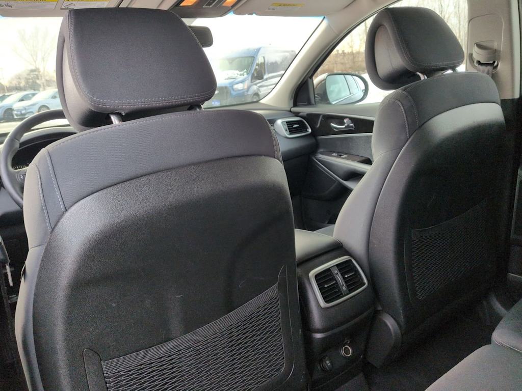 Thumbnail: 2016 Kia Sorento - 19