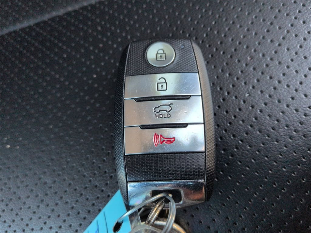 Thumbnail: 2019 Kia Sorento - 17