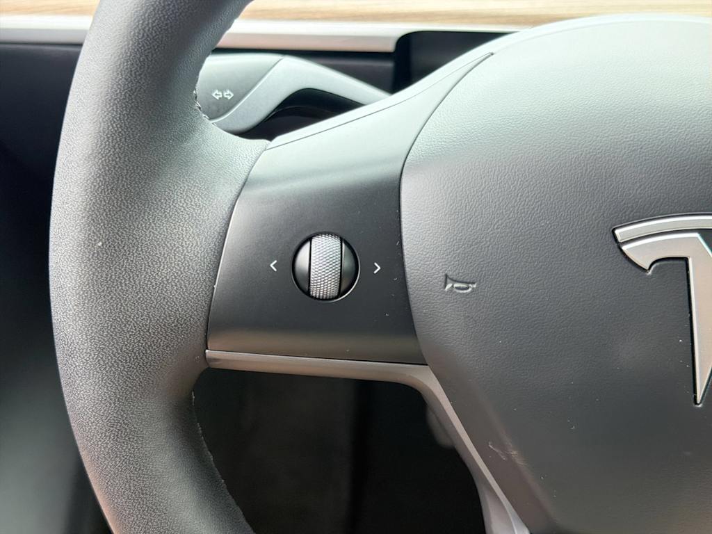 Thumbnail: 2024 Tesla Model Y - 27