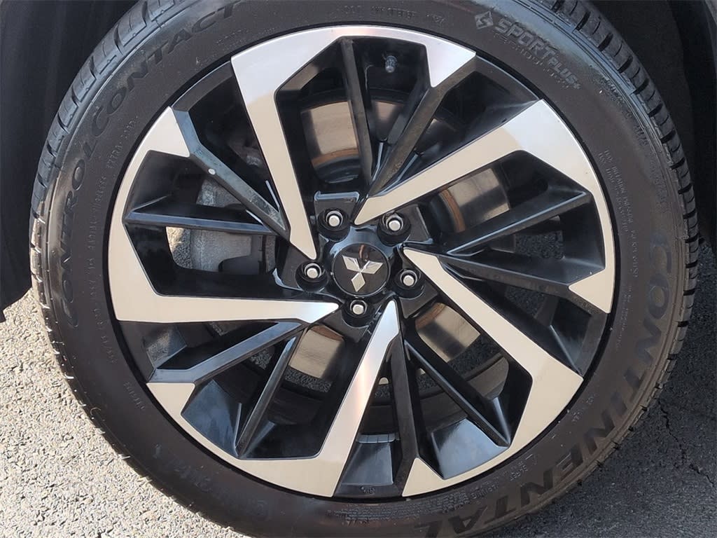 Thumbnail: 2023 Mitsubishi Outlander - 7