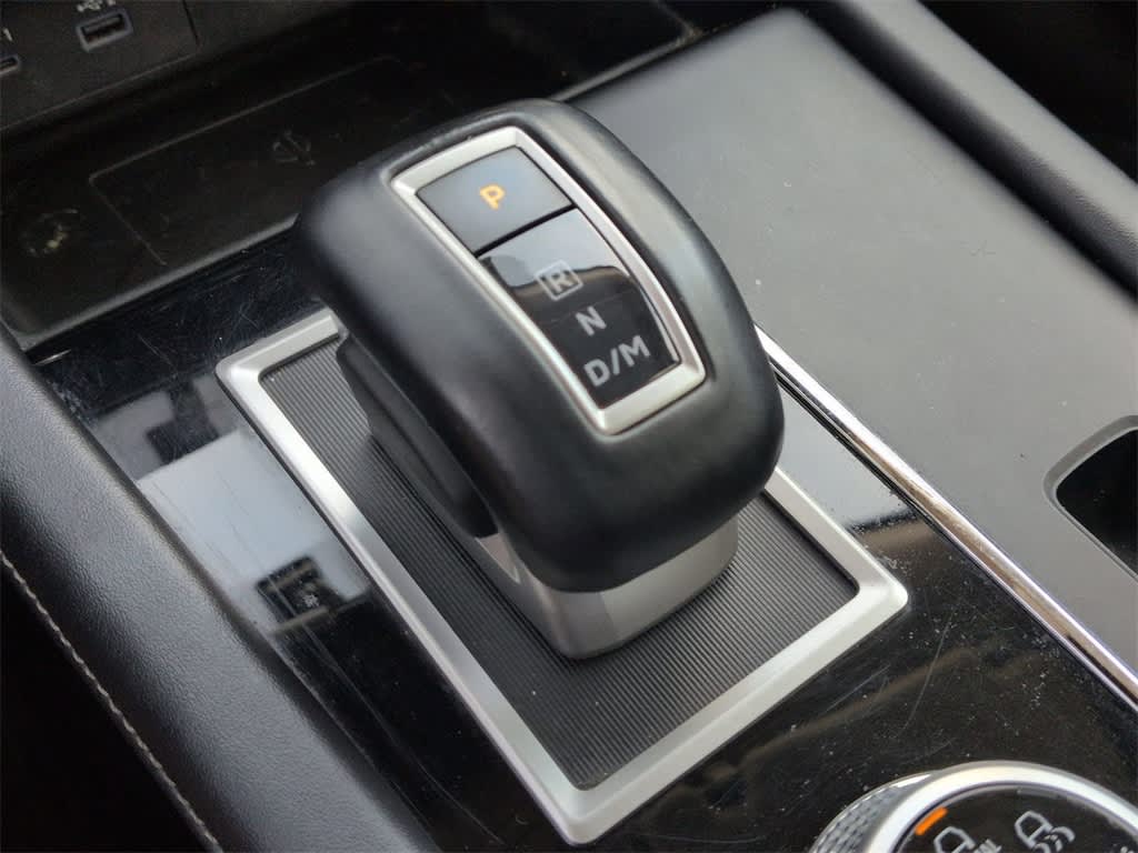 Thumbnail: 2023 Mitsubishi Outlander - 15