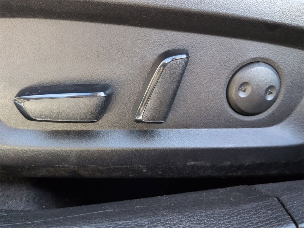 Thumbnail: 2023 Mitsubishi Outlander - 27