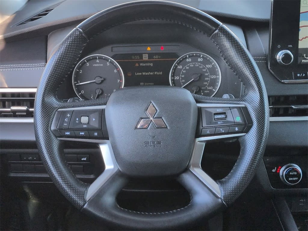 Thumbnail: 2023 Mitsubishi Outlander - 13