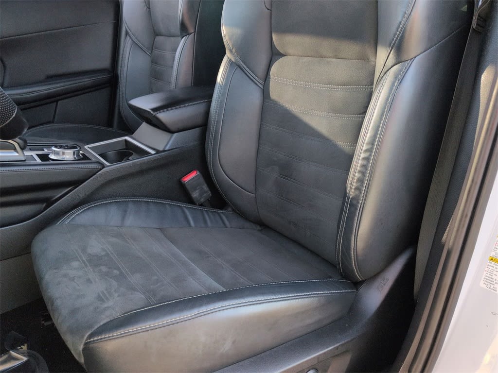 Thumbnail: 2023 Mitsubishi Outlander - 26