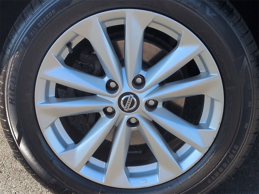 Thumbnail: 2019 Nissan Rogue Sport - 6