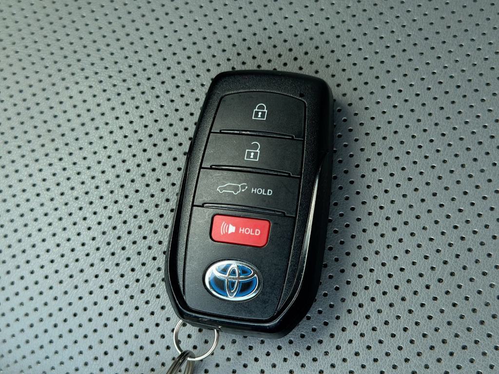 Thumbnail: 2021 Toyota Venza - 19