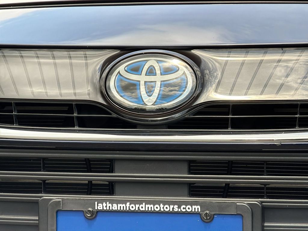 Thumbnail: 2021 Toyota Venza - 7