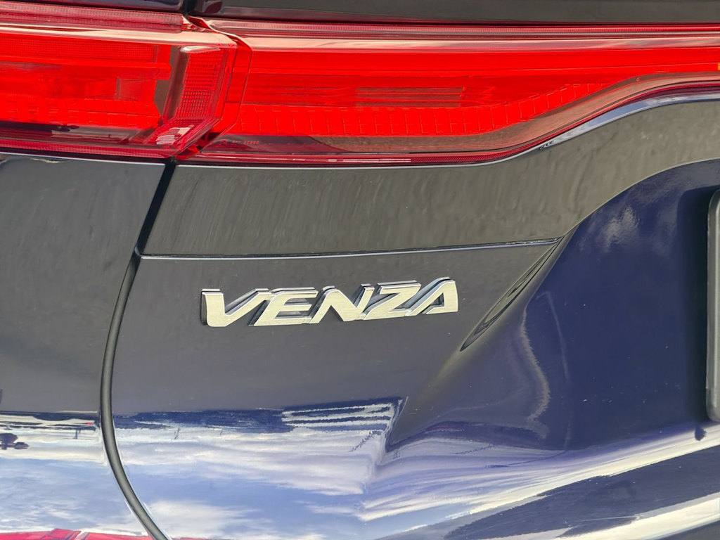 Thumbnail: 2021 Toyota Venza - 25