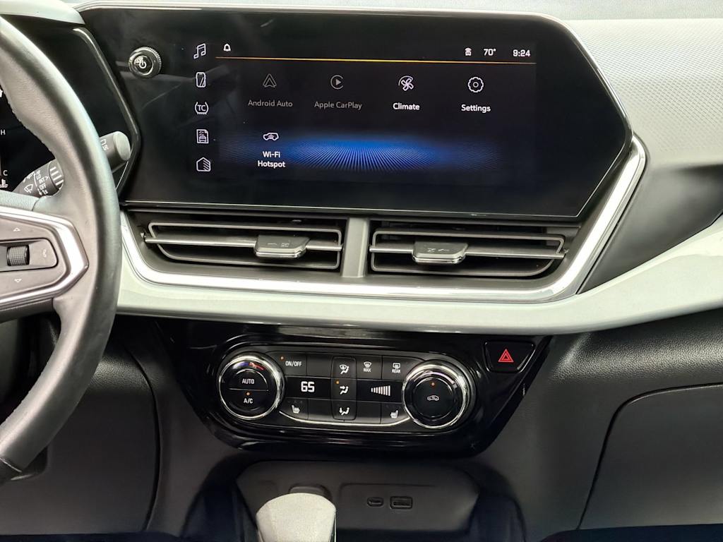 Thumbnail: 2024 Chevrolet Trax - 32
