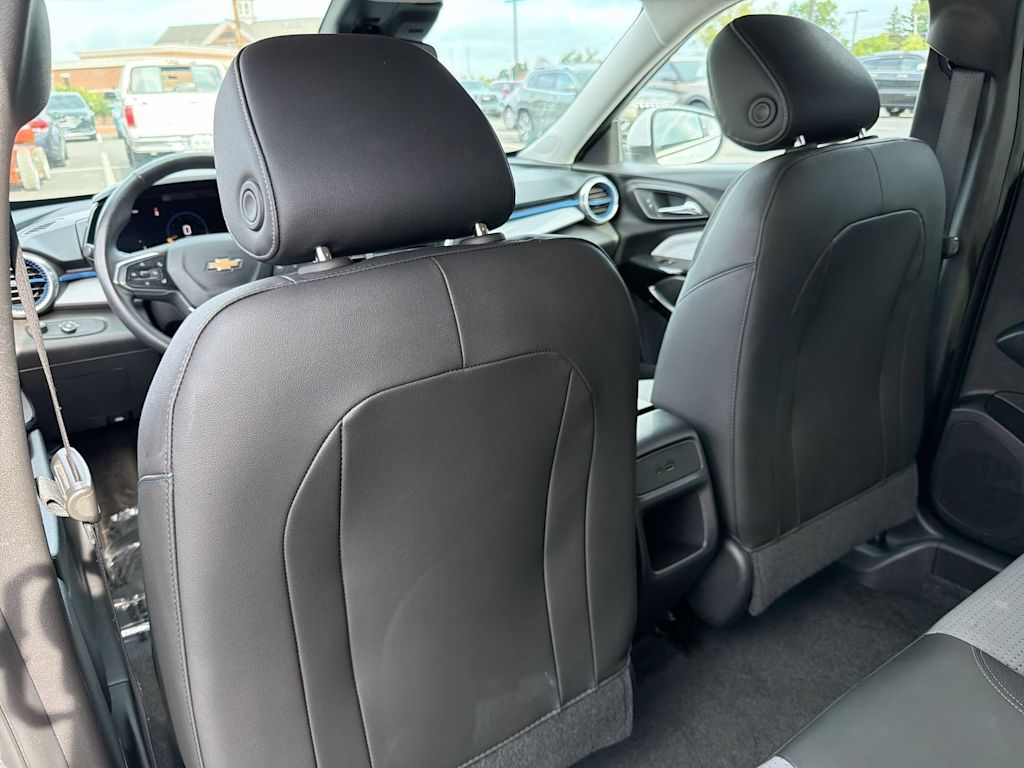 Thumbnail: 2024 Chevrolet Trax - 11