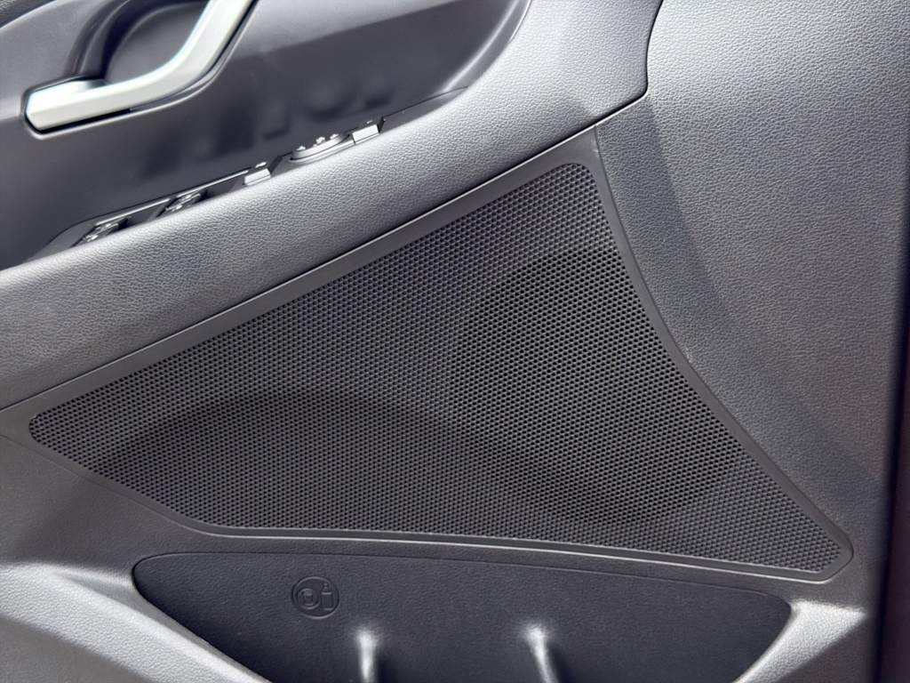 Thumbnail: 2018 Hyundai Elantra - 34