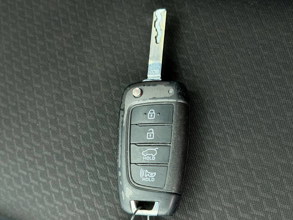 Thumbnail: 2018 Hyundai Elantra - 18