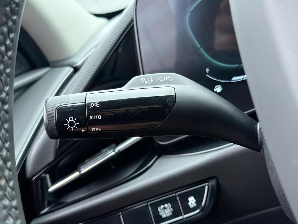 Thumbnail: 2023 Kia Niro - 33