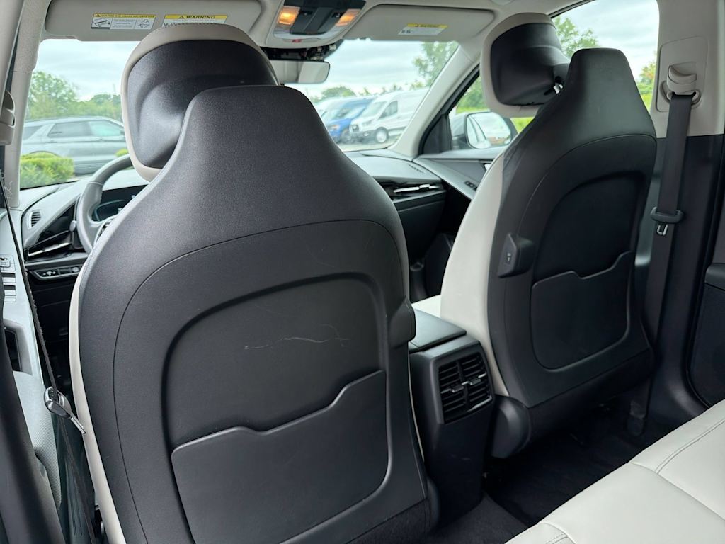Thumbnail: 2023 Kia Niro - 12
