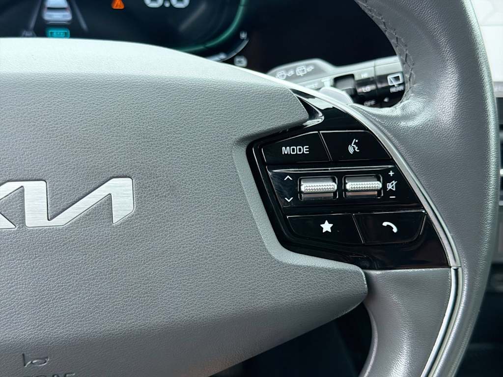 Thumbnail: 2023 Kia Niro - 31