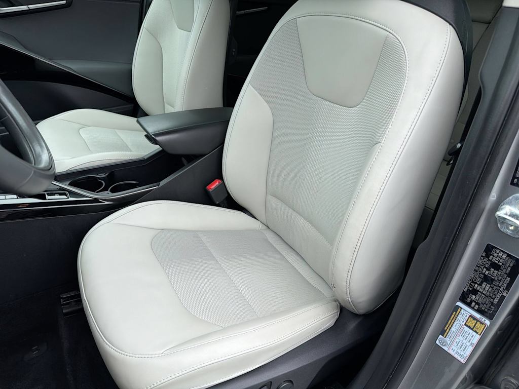 Thumbnail: 2023 Kia Niro - 11