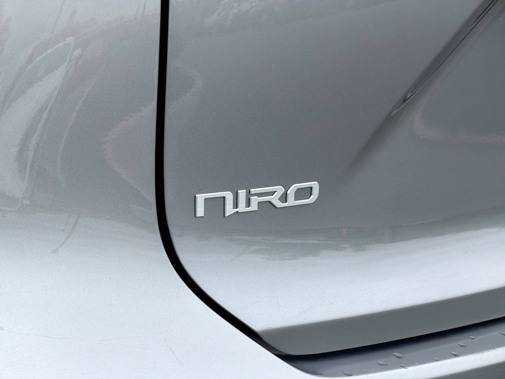 Thumbnail: 2023 Kia Niro - 26