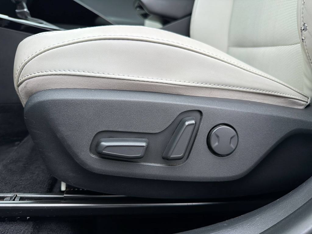 Thumbnail: 2023 Kia Niro - 27