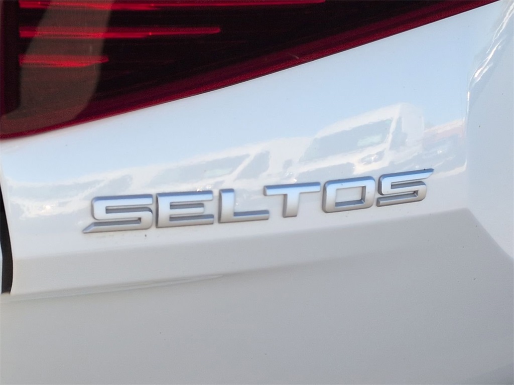 Thumbnail: 2023 Kia Seltos - 26