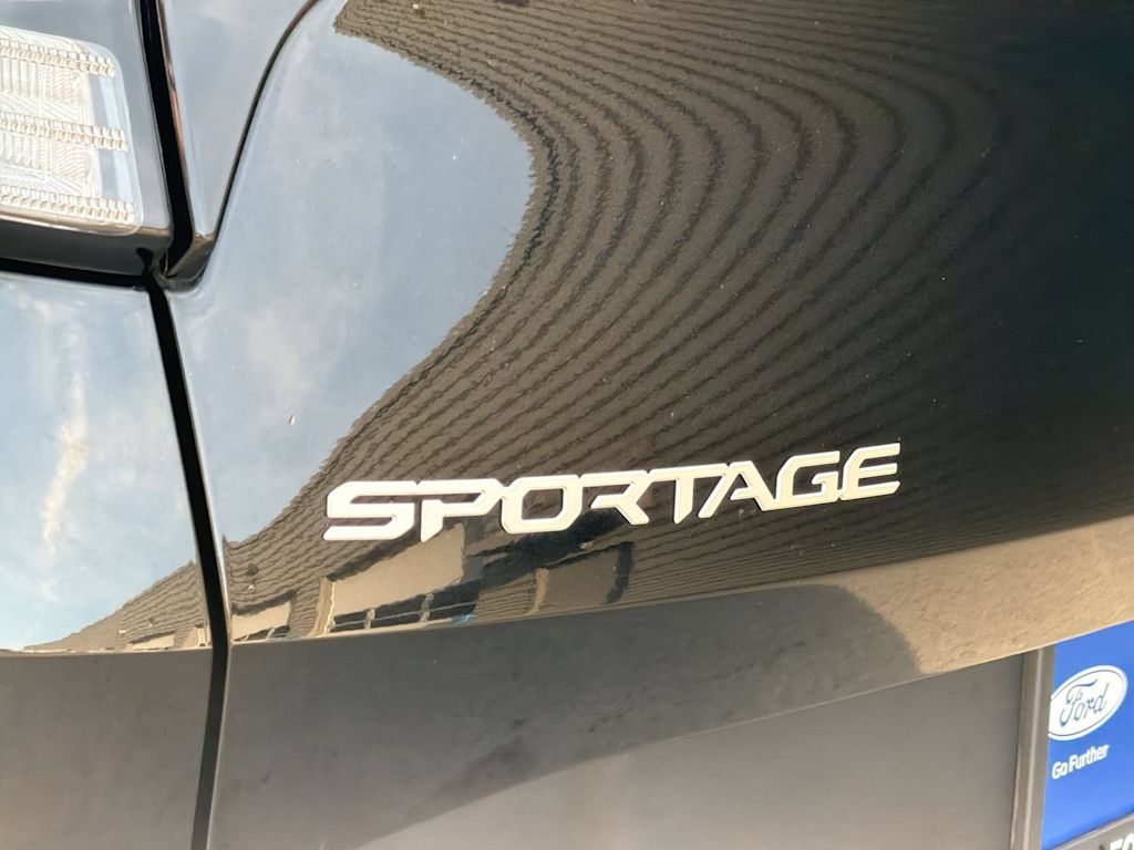 Thumbnail: 2023 Kia Sportage - 25