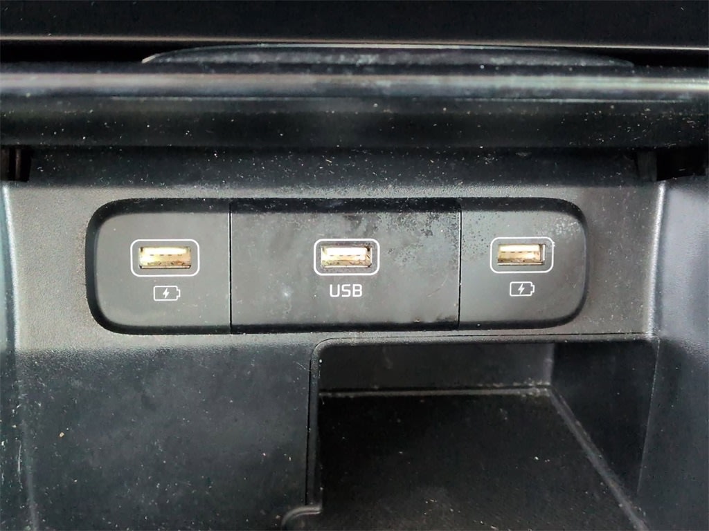 Thumbnail: 2022 Kia Sorento - 36