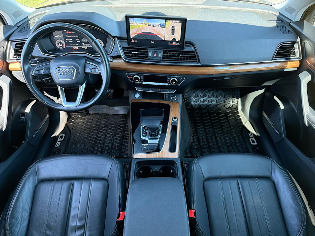 Thumbnail: 2023 Audi Q5 - 10