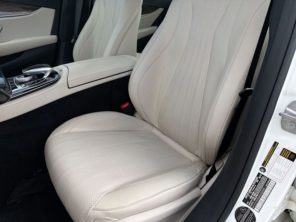 Thumbnail: 2017 Mercedes-Benz E-Class - 10