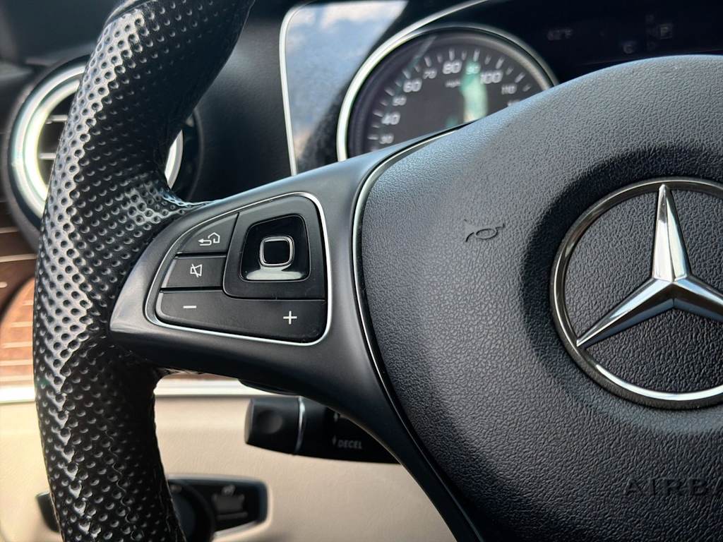 Thumbnail: 2017 Mercedes-Benz E-Class - 30