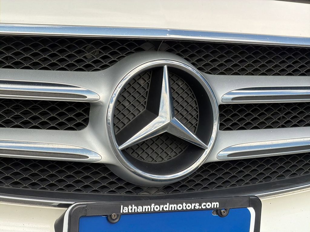 Thumbnail: 2017 Mercedes-Benz E-Class - 23