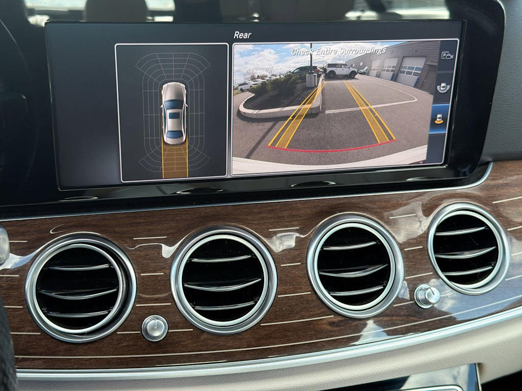 Thumbnail: 2017 Mercedes-Benz E-Class - 34