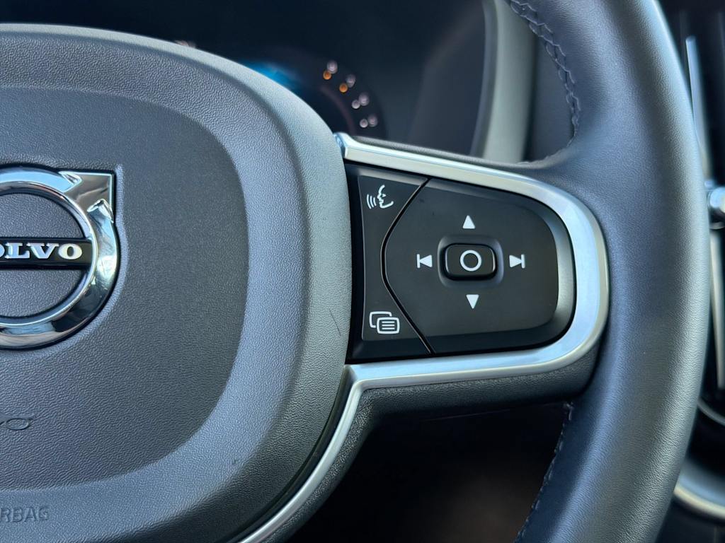 Thumbnail: 2022 Volvo XC60 - 31