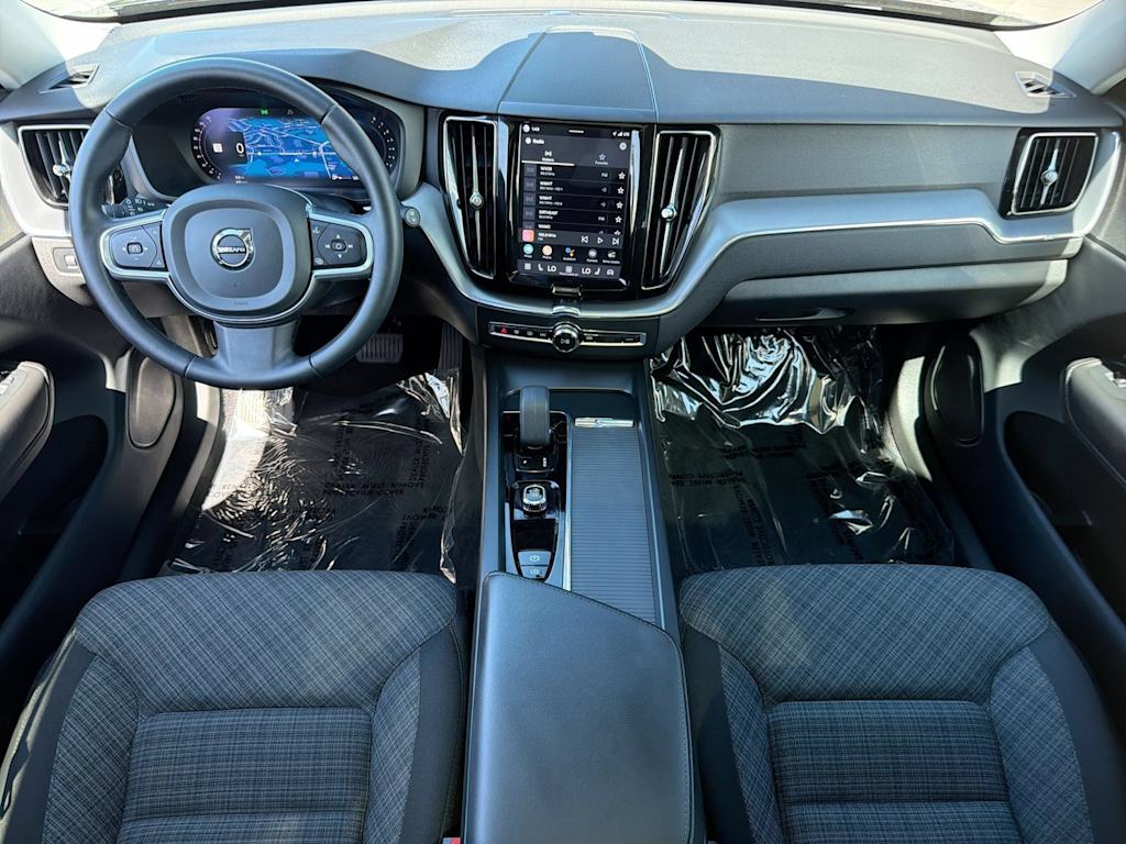 Thumbnail: 2022 Volvo XC60 - 8