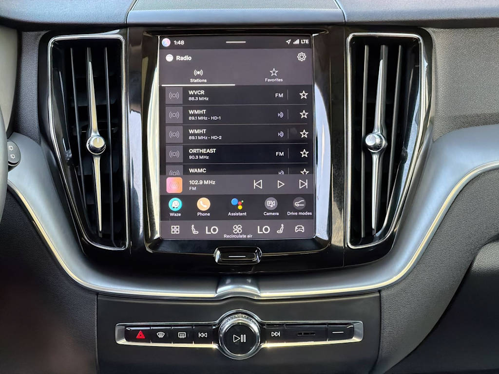 Thumbnail: 2022 Volvo XC60 - 13