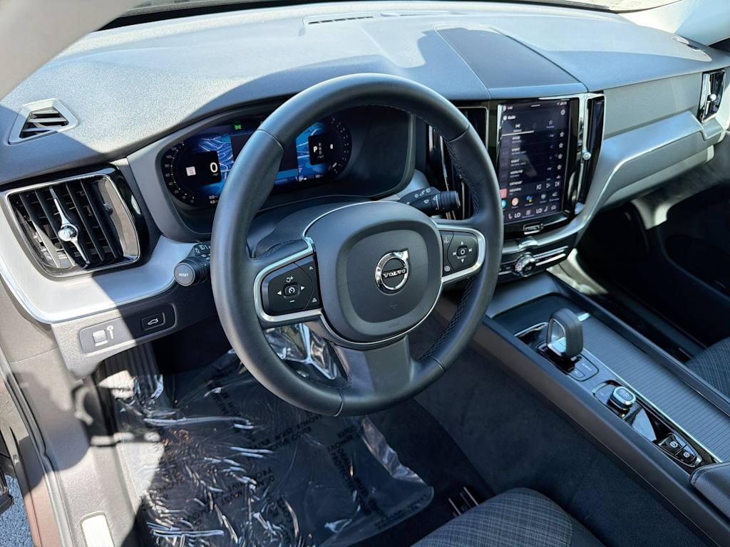 Thumbnail: 2022 Volvo XC60 - 2