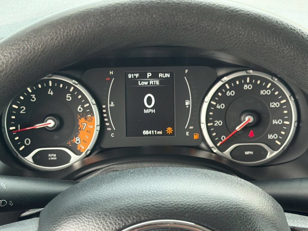 Thumbnail: 2016 Jeep Renegade - 16