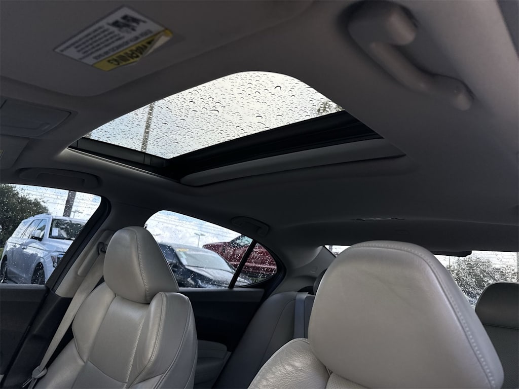 Thumbnail: 2017 Acura TLX - 17