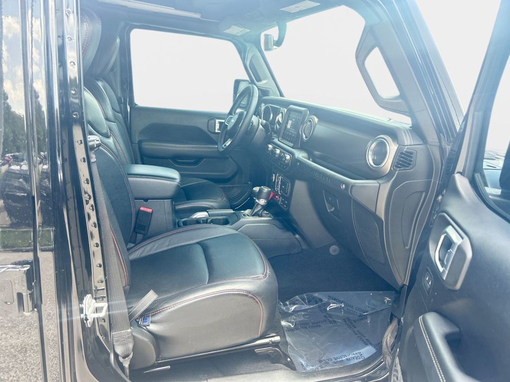 Thumbnail: 2019 Jeep Wrangler - 17
