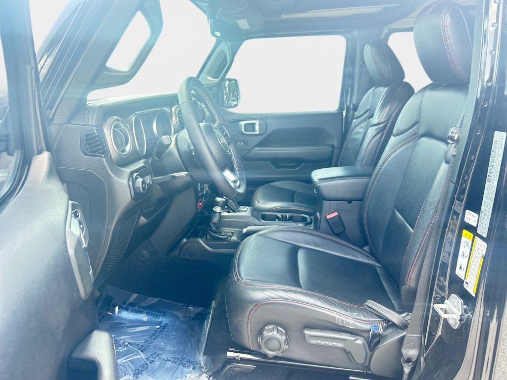Thumbnail: 2019 Jeep Wrangler - 11