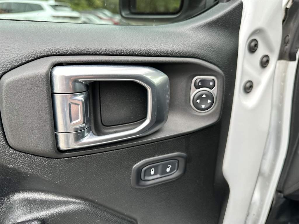 Thumbnail: 2021 Jeep Wrangler - 15