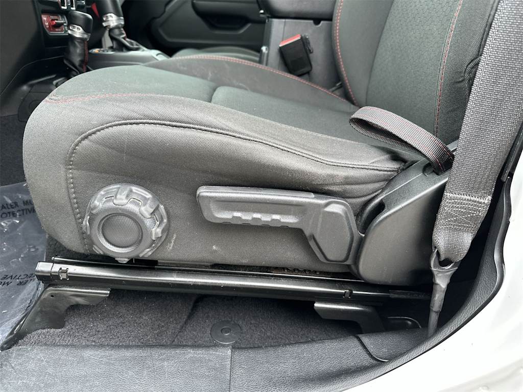 Thumbnail: 2021 Jeep Wrangler - 14