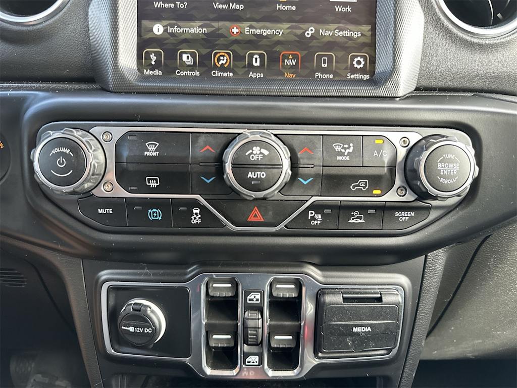 Thumbnail: 2023 Jeep Wrangler - 18