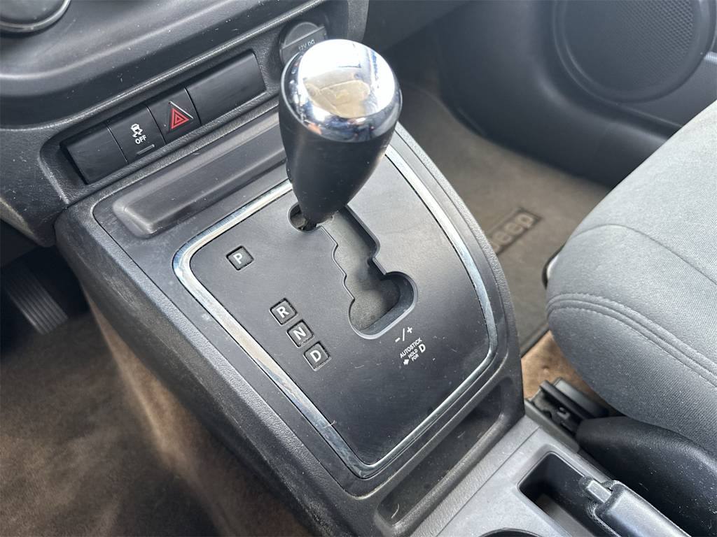 Thumbnail: 2015 Jeep Compass - 12